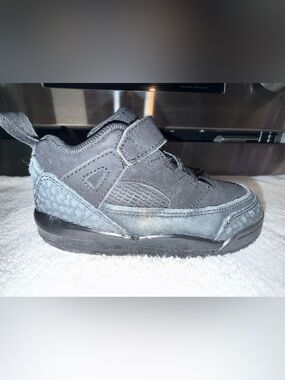 Jordan Spizike Low Black Cat Kids Black  Athletic Shoes Kids Size 9C